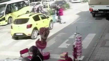 Bursa'da dalgın şoför yaşlı kadına çarptı!