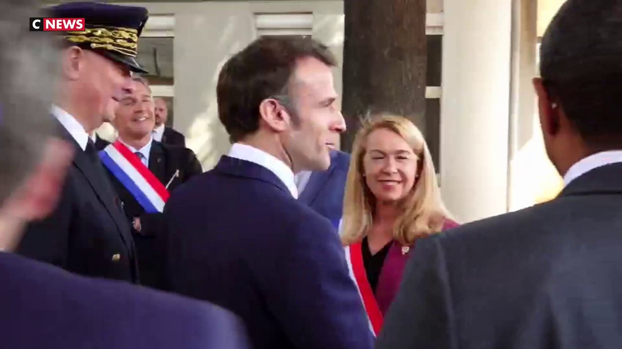 Emmanuel Macron : «Les œufs et les casseroles c’est pour faire la cuisine chez moi»