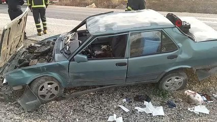 Takla atan otomobilde sıkışan sürücü yaralandı