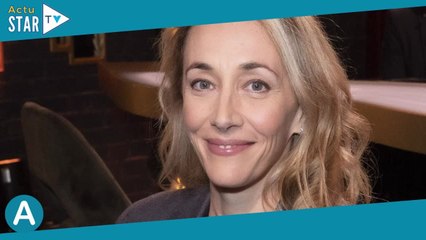 Laurie Delhostal atteinte d'un cancer : message de sa fille, mariage et tendre baiser, elle vit à un