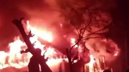 सुपौल: चूल्हे की चिंगारी से लगी आग में 11 घर जलकर राख, दस लाख से ज्यादा का समान जला