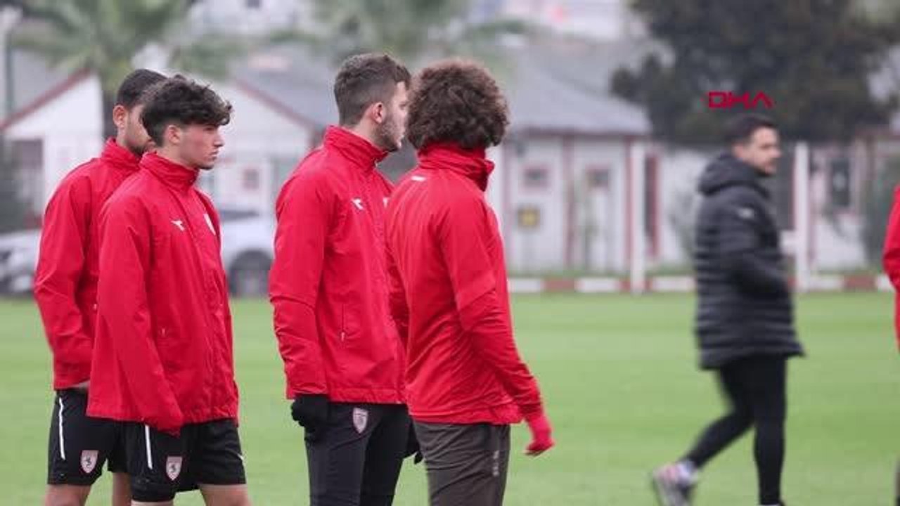 SPOR Samsunspor'un kaptanı Osman Çelik Süper Lig'e lider olarak çıkmak istiyoruz