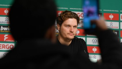 Lacher auf BVB-PK: "Meunier ist ein Handy auf den Fuß gefallen"