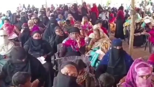 మంచిర్యాల: ప్రేమ్ సాగర్ నివాసంలో ముస్లిం కుటుంబాలు