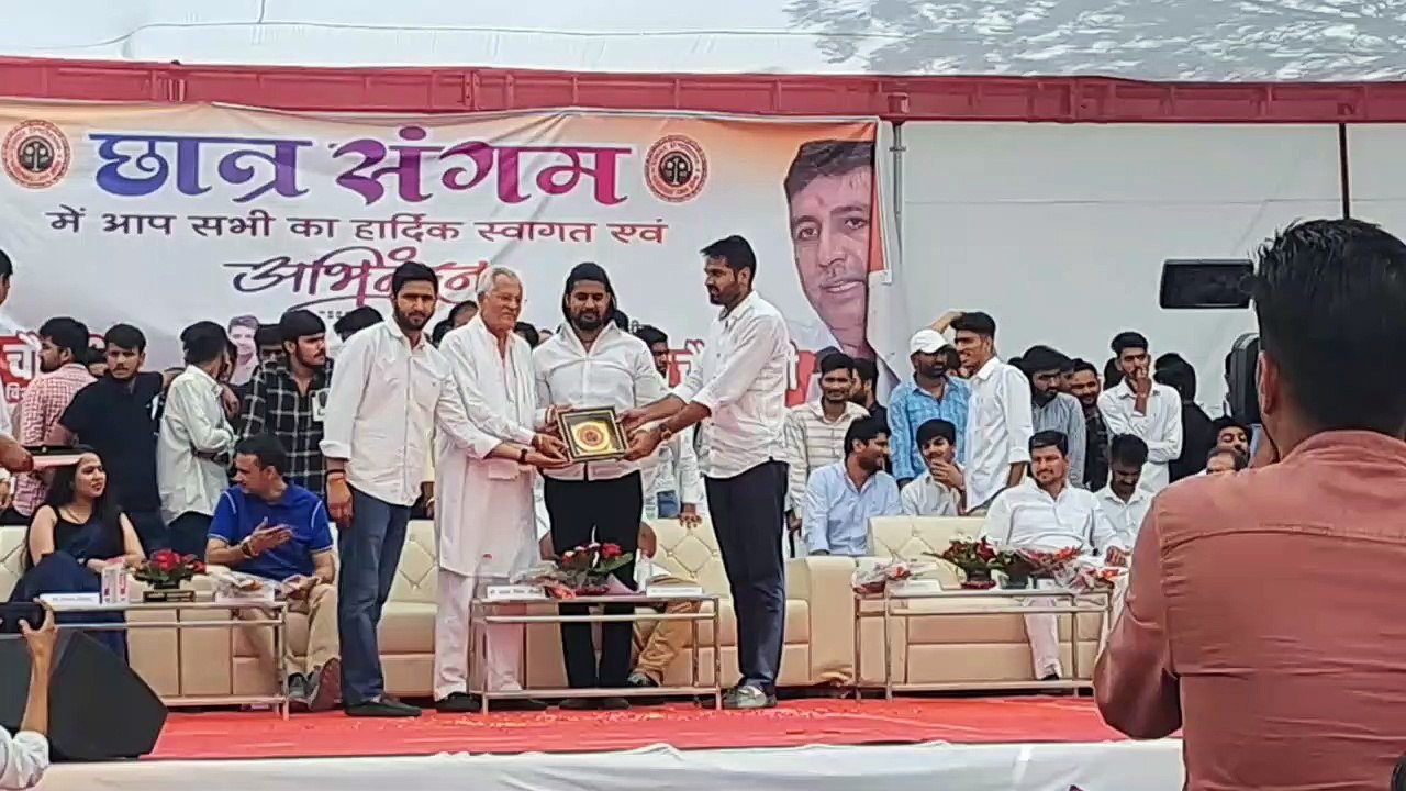 सीखने का मौका ना जाने दें -सांसद हरीश चौधरी