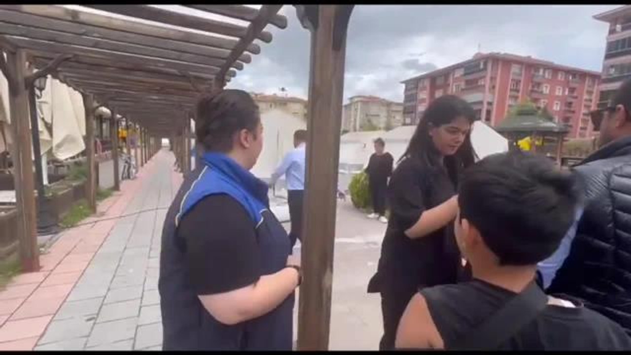 Veli Ağbaba, Malatya'da Depremzedeler İçin Çadır Kurdu: "İnşallah 14 Mayıs'tan Sonra Malatya'mıza Konutlarını Yapıp Teslim Etmek de Nasip Olur"