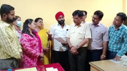 संस्था नवसृजन मंच ने स्कूलों को बंद करने के लिए सौंपा ज्ञापन