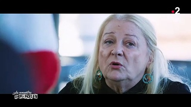 Ils avaient toujours plein de dettes : Josiane Balasko parle de la situation financière précaire de ses parents