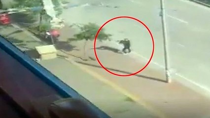 AKP Çukurova ilçe binasına silahlı saldırı