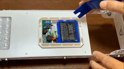 How to Replace the Rechargeable Battery in a Alpha 1080X Street Light