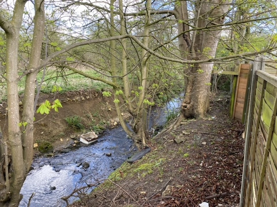 The brook behind Stephenson Way, Corby