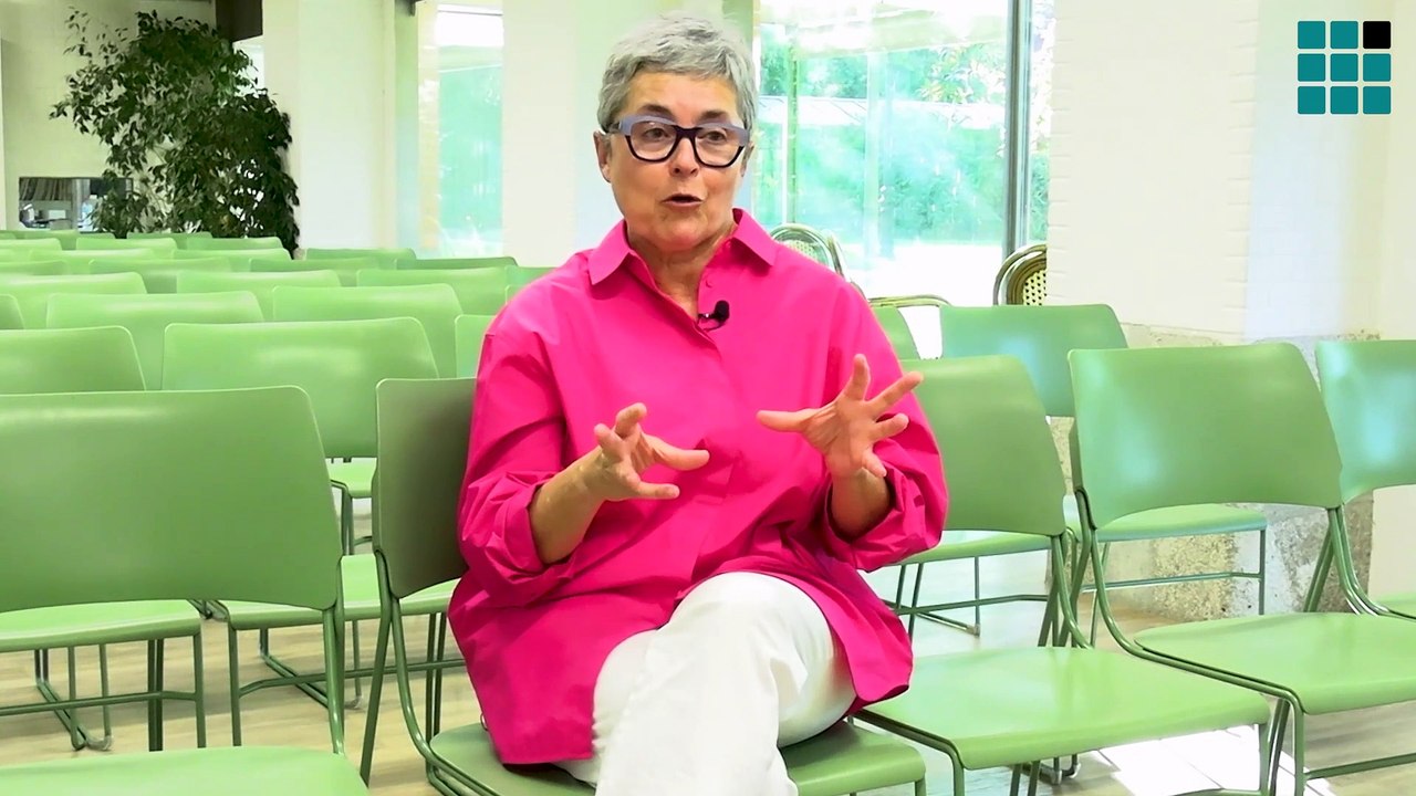 Eva Orúe. Los jóvenes, los políticos y la Reina