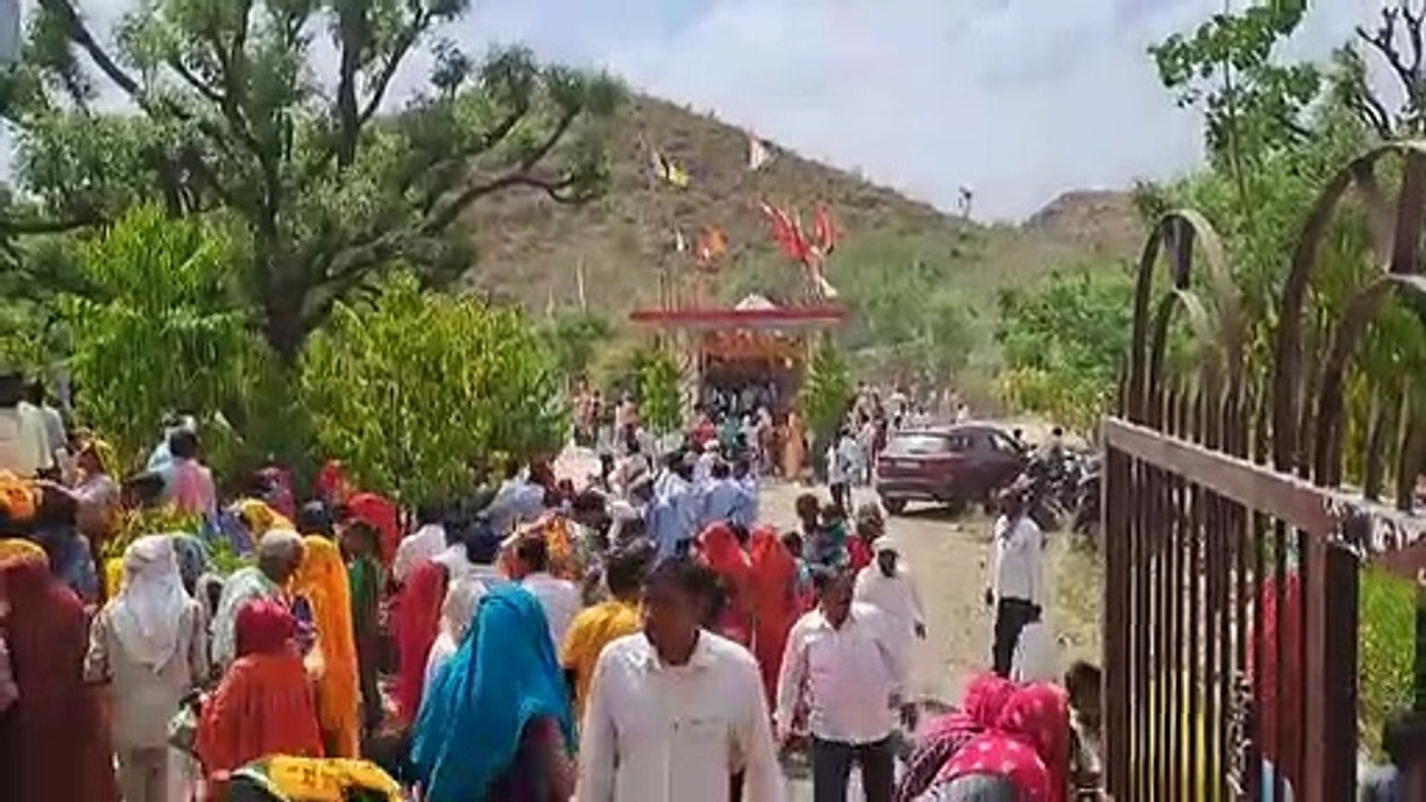 सकट. मेले में दर्शनों के लिए उमड़ी श्रद्धालुओं...