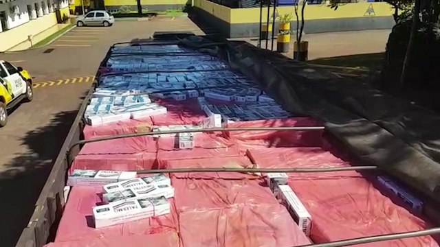 Caminhão carregado com cigarros contrabandeados é apreendido pelo BPRv