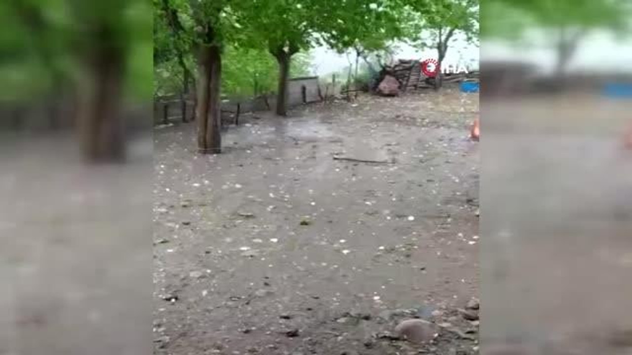 Yumurta büyüklüğünde yağan dolu taneleri şaşkına çevirdi