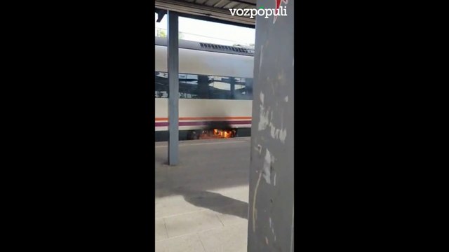 Un incendio en el 'AVE' de la vergüenza Madrid-Extremadura obliga a desalojar a los pasajeros