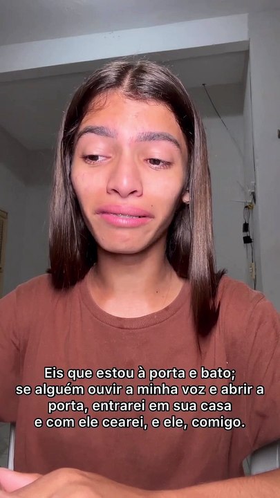 Catty Lares, influencer trans, se converte e seguidores especulam 'destransição'