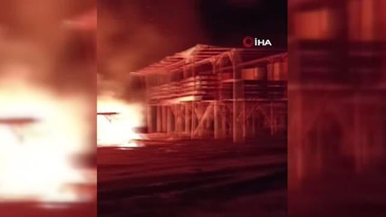 Otellere komşu denize sıfır çardaklarda yangın: 4 çardak küle döndü