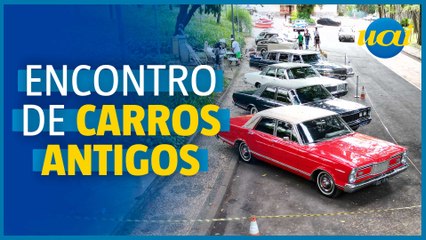 Parque Municipal de BH recebe exposição de carros antigos