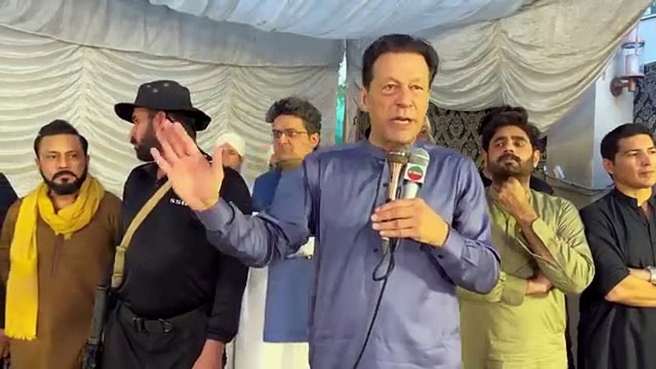 " بزدل آدمی لیڈر نہیں بن سکتا" عمران خان کی بات پر کارکن نے جملہ کس دیا، عمران خان سمیت تمام حاضرین ہنس ہنس کر بے حال ہو گئے |Public News | Breaking News | Imran Khan Speech