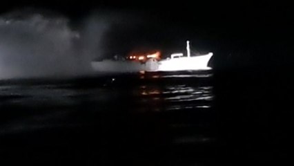 울산 앞바다 러시아 어선 불..."4명 실종·21명 구조" / YTN