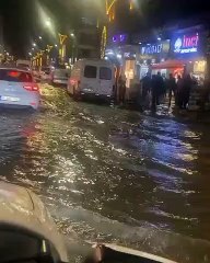 Van Sokakları Göle Döndü