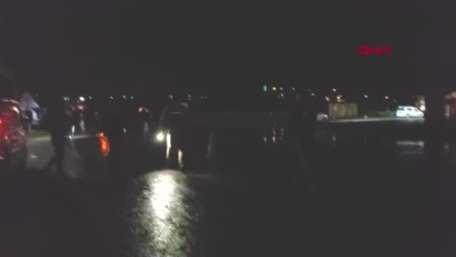 ELAZIĞ'DA SAĞANAK; BİNGÖL KARA YOLUNDA ULAŞIM TEK ŞERİTTEN SAĞLANIYOR