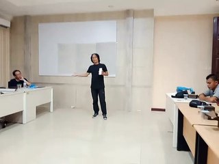 Trainer Tempo Witness Menunjukkan Penggunaan Aplikasi