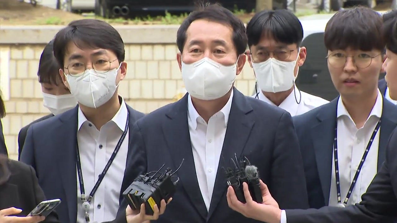 '민주동 돈 봉투' 강래구, 구속심사 출석..."언젠가 말할 날 있을 것" / YTN
