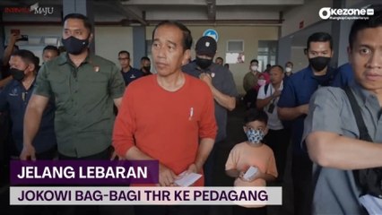 Jelang Lebaran, Jokowi Bagikan THR ke Pedagang Pasar Legi Solo