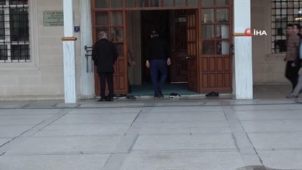 Bayram namazında camiler doldu taştı