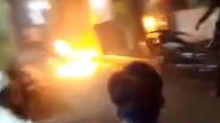 मुरादाबाद:हाईटेंशन लाइन का तार टूटकर गिरने से बाइक में लगी आग