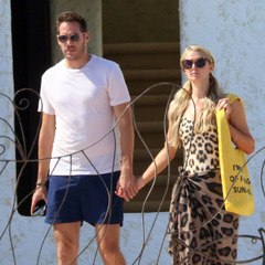 Paris Hilton can't eat in front of "cute guys"