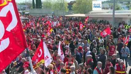 Во Франции не стихают антиправительственные протесты