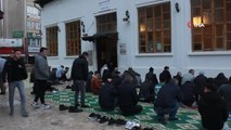 Kırklareli'nde vatandaşlar bayram namazı için camilere akın etti