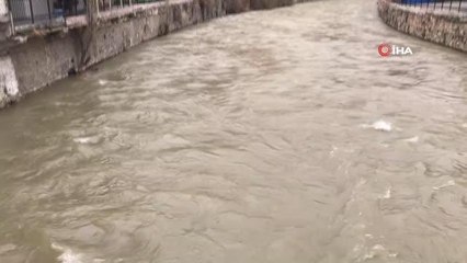 Su seviyesi azalan Çoruh Nehri'nin yağışlar sonrası debisi yeniden arttı