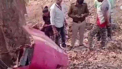 दर्दनाक हादसा: 100 फिट नीचे खाई में गिरा वाहन, एक ही परिवार के कई घायल