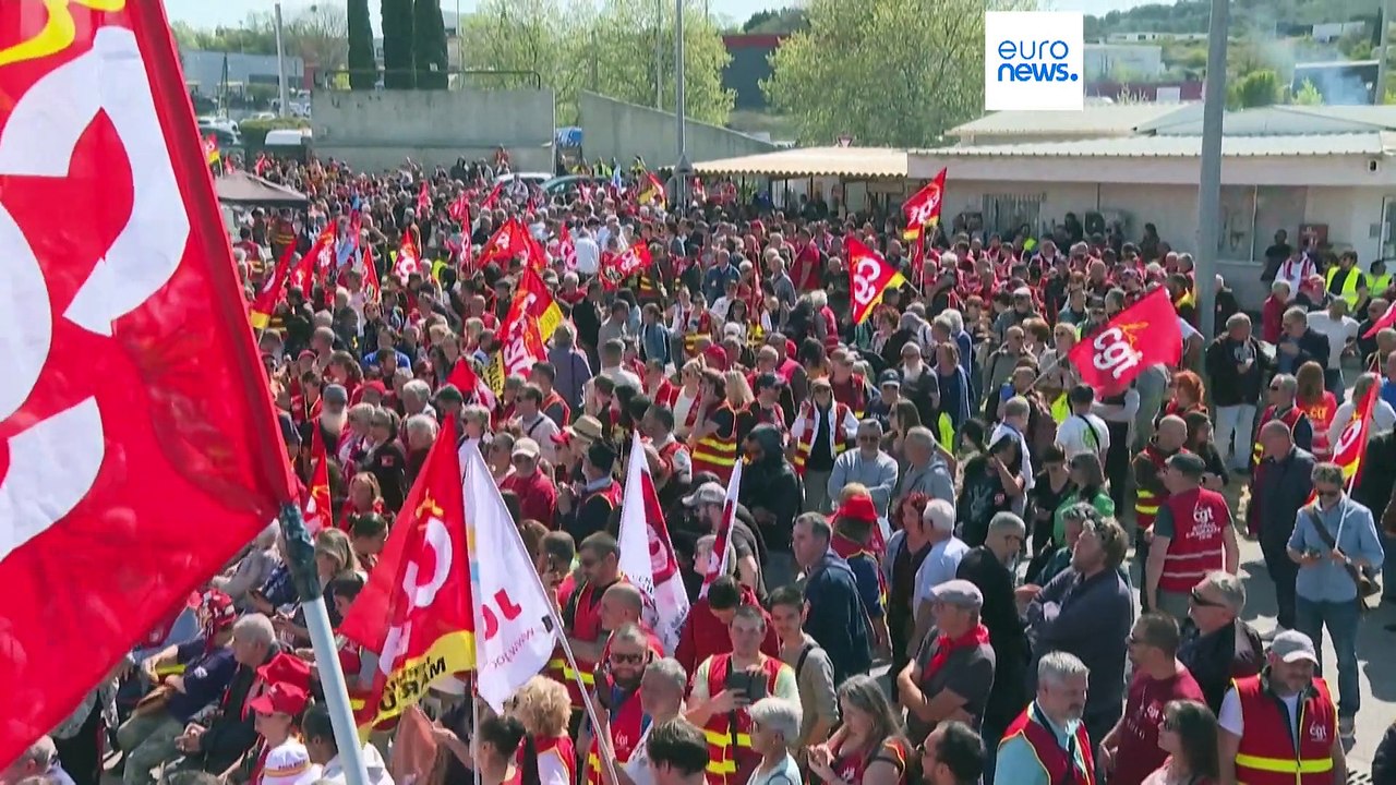 I sindacati francesi contro Macron: "Mobilitazione senza precedenti il 1° maggio"