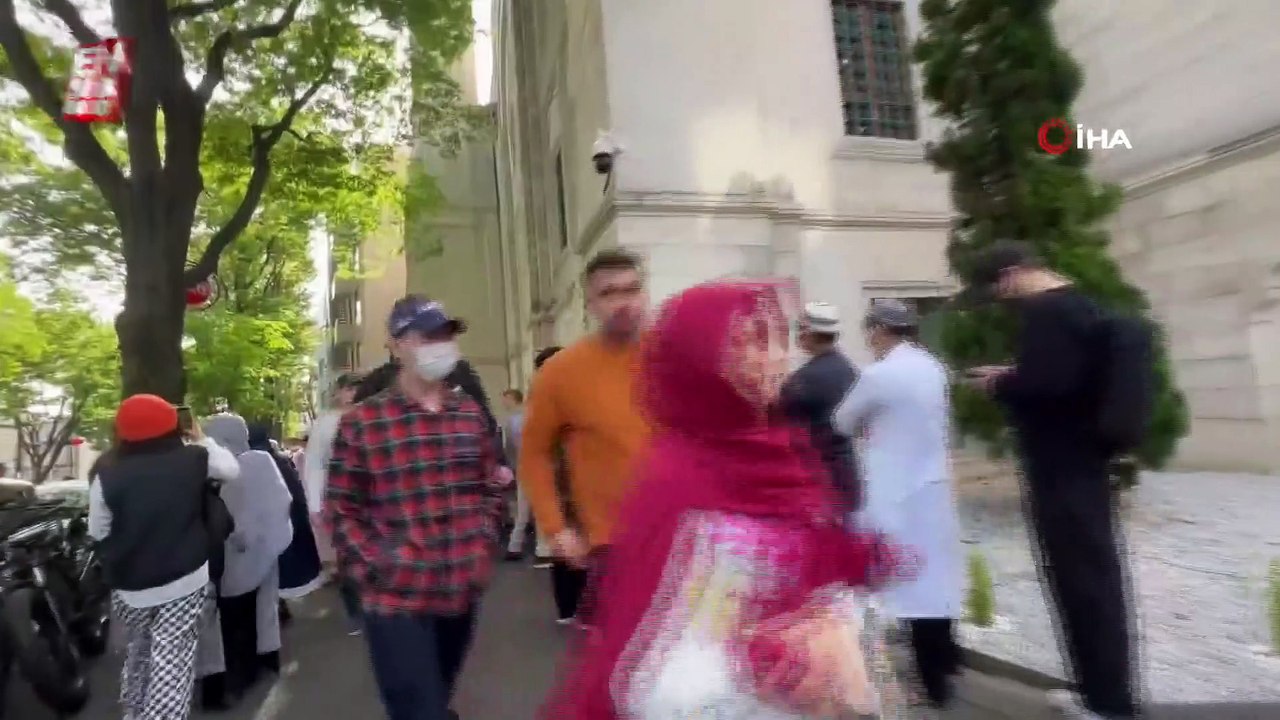 Tokyo Camii'nde bayram namazı iki kez kılındı