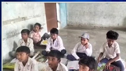 बेगूसराय: बीजेपी नेता ने शिक्षा विभाग पर उठाया सवाल, छात्र के भरोसे चलता है विद्यालय