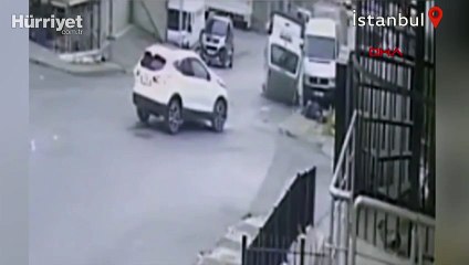 Güngören'de cip ile çarpıştı, takla attı