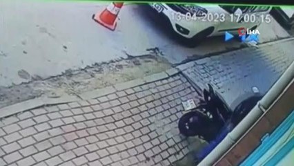 Marketin önünde duran motosikleti güpegündüz böyle çaldı
