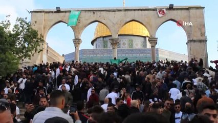 Mescid-i Aksa'da bayram namazı 120 bin Müslümanla kılındı