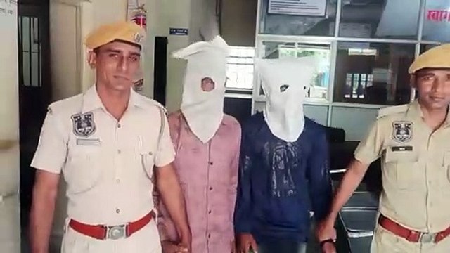 मोबाइल और पर्स लूटने वाले दो बदमाशों को दबोचा