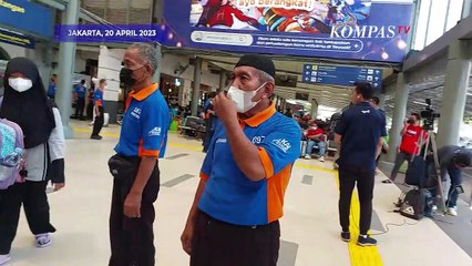 Cerita Porter Stasiun Pasar Senen, Kerja Banting Tulang Demi Sambut Lebaran Bareng Keluarga