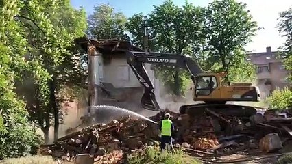 Derribo del chalé de Villa Estrella