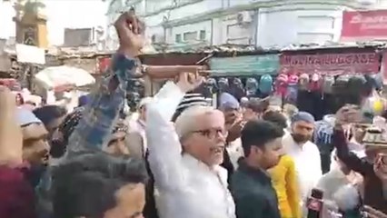 जामा मस्जिद पास हुई नारेबाज़ी,लोगों ने लगाए अतीक अहमद अमर रहे के नारे