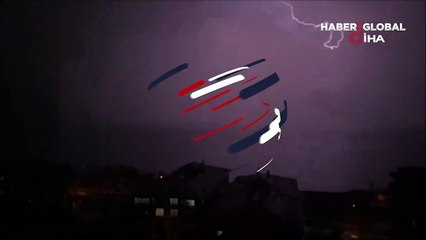 Van Gölü üzerinde görsel şölen: Şimşekler, geceyi gündüze çevirdi! Hem korkuttu hem büyüledi...