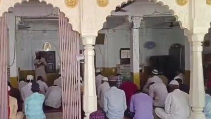 नीमच: मुस्लिम समुदाय ने रमजान के आखिरी जुम्मे की नमाज अदा कर रमजान को कहा अलविदा