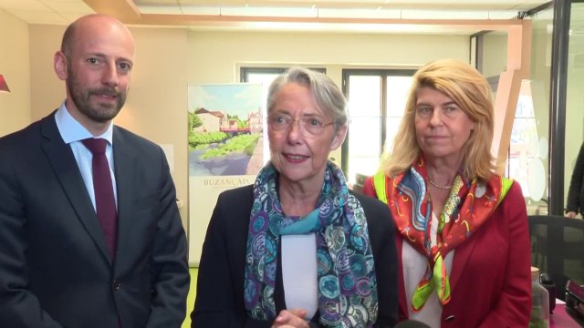 Délais pour des papiers d'identité: L'objectif qu'on se fixe, c'est d'être à 30 jours cet été et de passer à 20 jours à l'automne , assure Élisabeth Borne